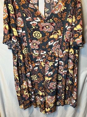 Women's Floral V-Neck Tunic in Black with Rust & Mustard Accents free earrings